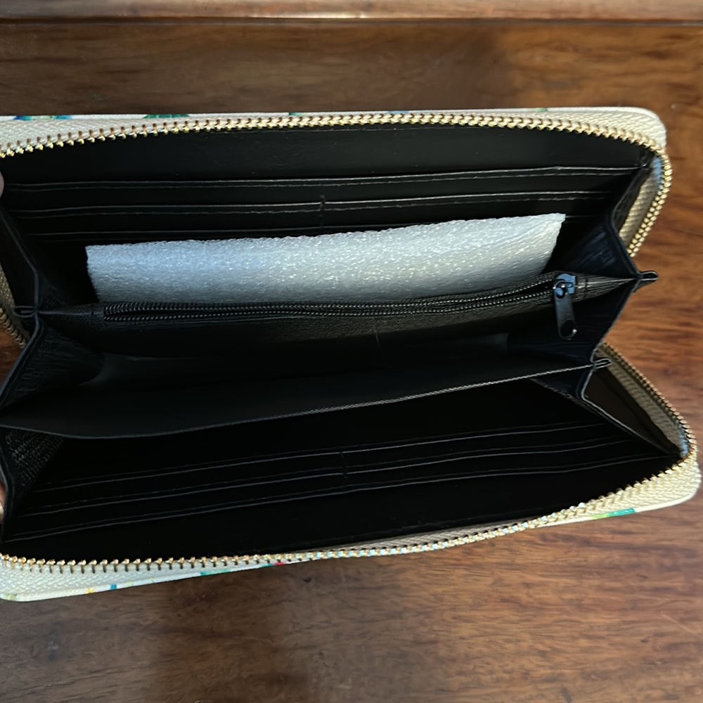 ✨Brand New🌵Cactus Wallet - Picture 2 of 3